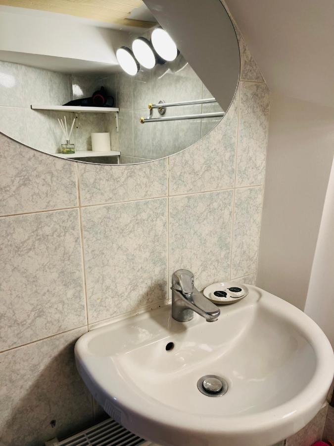 Dream Dwell Paris-Two-Bedroom Flat Near Pompidou Centre Экстерьер фото
